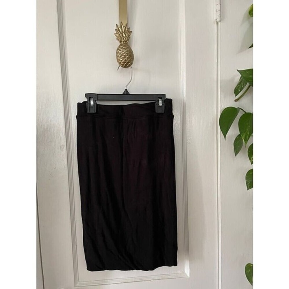 Tahari Women's size Small Black Skirt